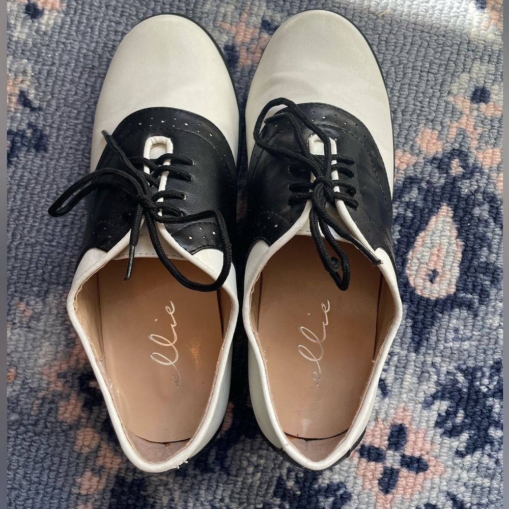 Saddle Shoes Sz 7